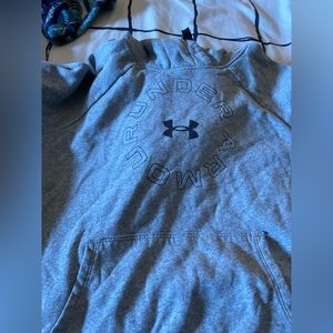 Under Armor Sweatshirt
